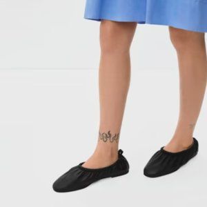 Everlane The Scrunch Flat